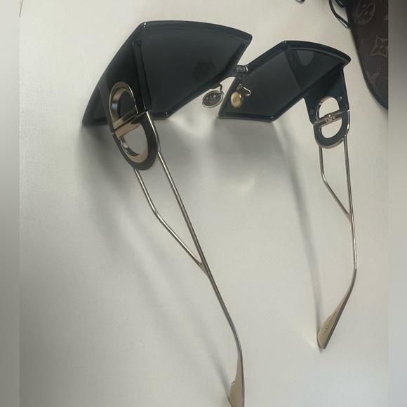 Dior Sunglasses - Picture 2 of 5